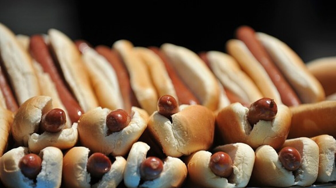 Μαλαισία: Απαγορεύει την ονομασία «hot dog» γιατί δεν υπακούει στα χρηστά μουσουλμανικά ήθη